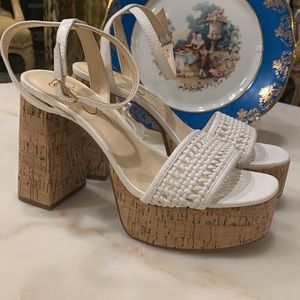 Jessica Simpson White Faux Leather woven platform sandals Size 7.5 M